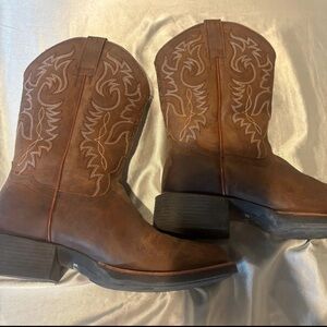 Women’s cowboy boots